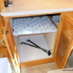 2004 SUN VOYAGER 8351MXG Class-A, By Gulf Stream, 2-Slide-Outs-Thumbnail