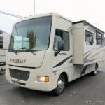 2015 Winnebago VISTA 31KE Class-A, Slide-Out, Solar, Great Storage!-Thumbnail