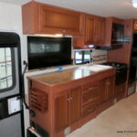 2015 Winnebago VISTA 31KE Class-A, Slide-Out, Solar, Great Storage!-Thumbnail