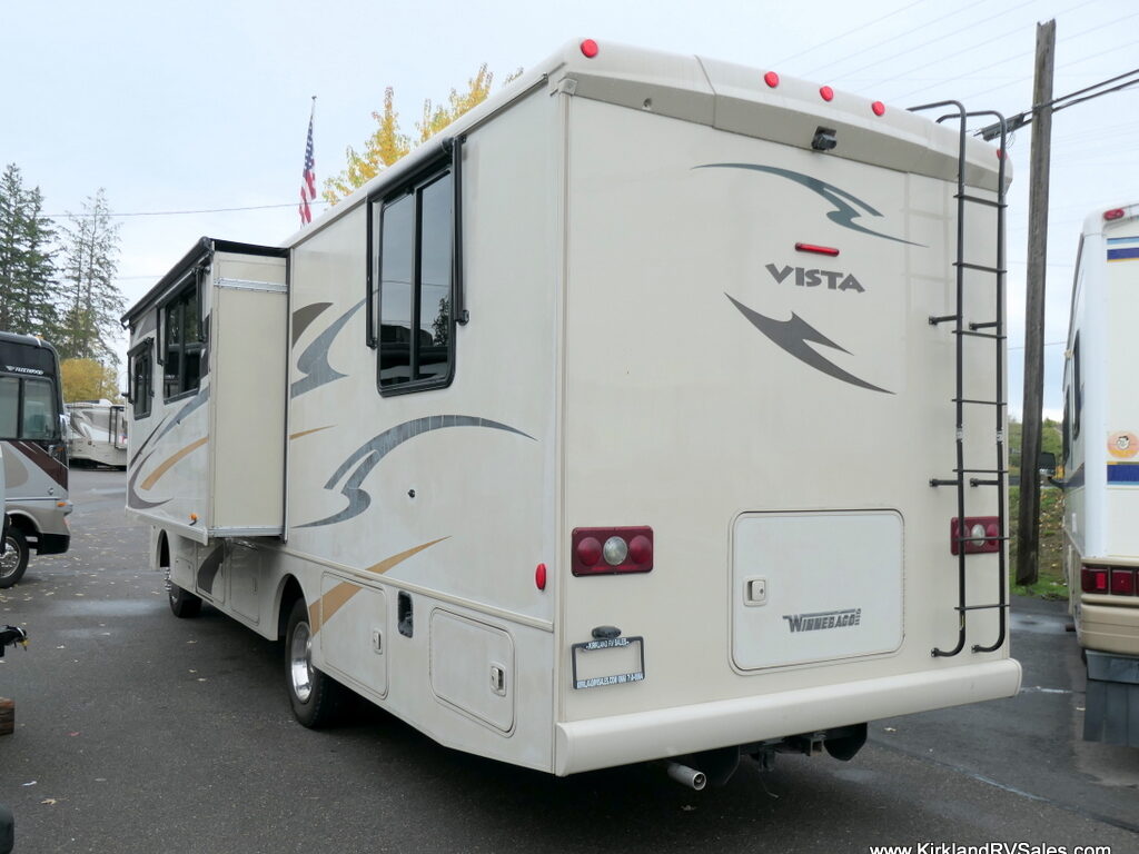 2015 Winnebago VISTA 31KE Class-A, Slide-Out, Solar, Great Storage!-Image