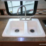 2015 Winnebago VISTA 31KE Class-A, Slide-Out, Solar, Great Storage!-Thumbnail