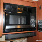 2015 Winnebago VISTA 31KE Class-A, Slide-Out, Solar, Great Storage!-Thumbnail