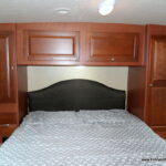 2015 Winnebago VISTA 31KE Class-A, Slide-Out, Solar, Great Storage!-Thumbnail