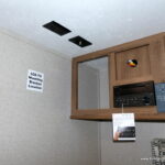 2018 Dutchmen ASPEN TRAIL 2390RKS Travel Trailer, Slide-Out, Like New!-Thumbnail