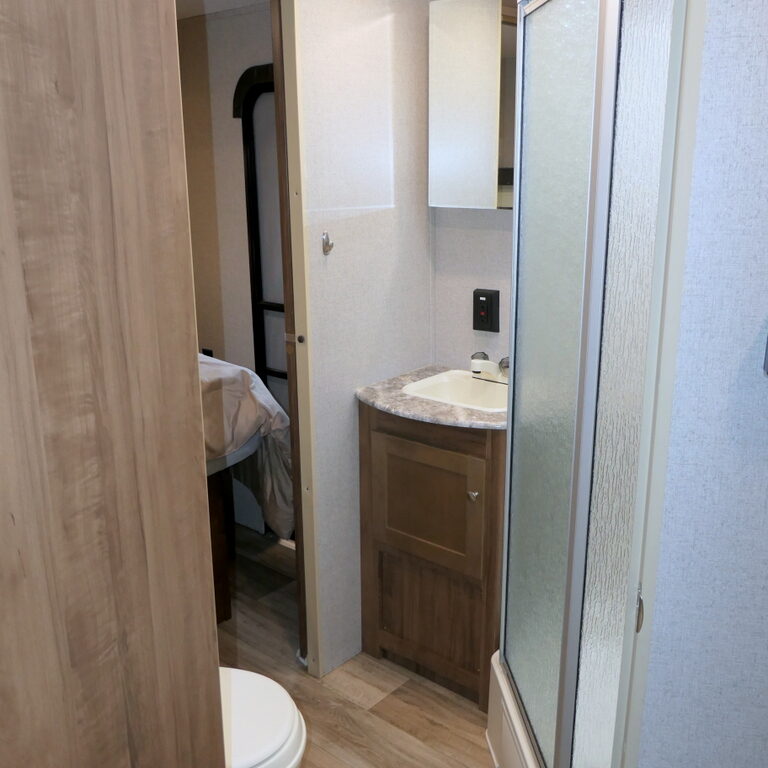 2018 Dutchmen ASPEN TRAIL 2390RKS Travel Trailer, Slide-Out, Like New!-Image