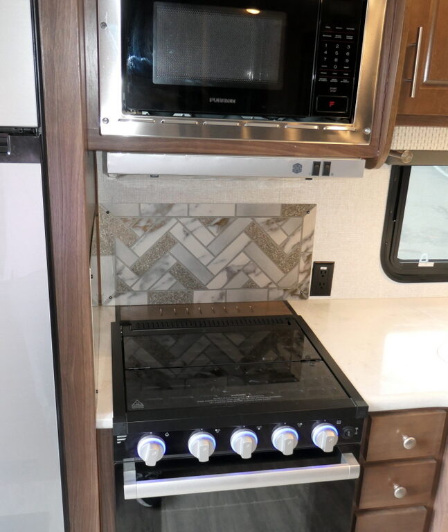 2024 ARTIC FOX NORTH FORK 25W TT by Northwood, Slide-Out-Image