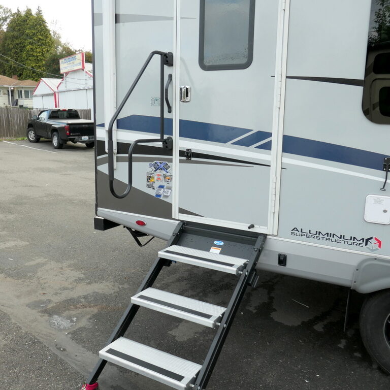 2024 ARTIC FOX NORTH FORK 25W TT by Northwood, Slide-Out-Image