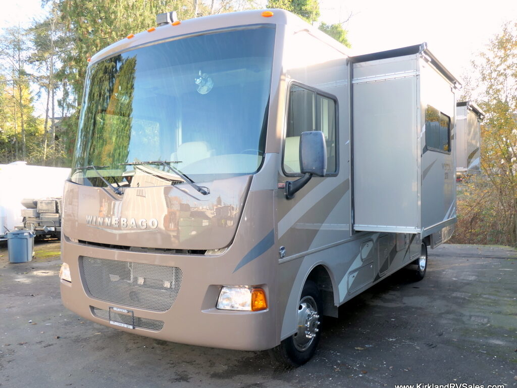 2014 Winnebago VISTA 27N Class-A, 3-Slide-Outs, Low Miles!-Image