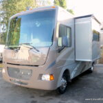 2014 Winnebago VISTA 27N Class-A, 3-Slide-Outs, Low Miles!-Thumbnail