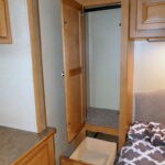 2014 Winnebago VISTA 27N Class-A, 3-Slide-Outs, Low Miles!-Thumbnail