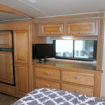2014 Winnebago VISTA 27N Class-A, 3-Slide-Outs, Low Miles!-Thumbnail