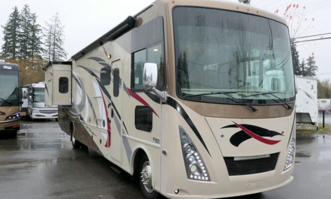 2017 Thor WINDSPORT 35M Class-A, 1-1/2 Bath, Dual AC’s, 2-Slide-Outs-Image