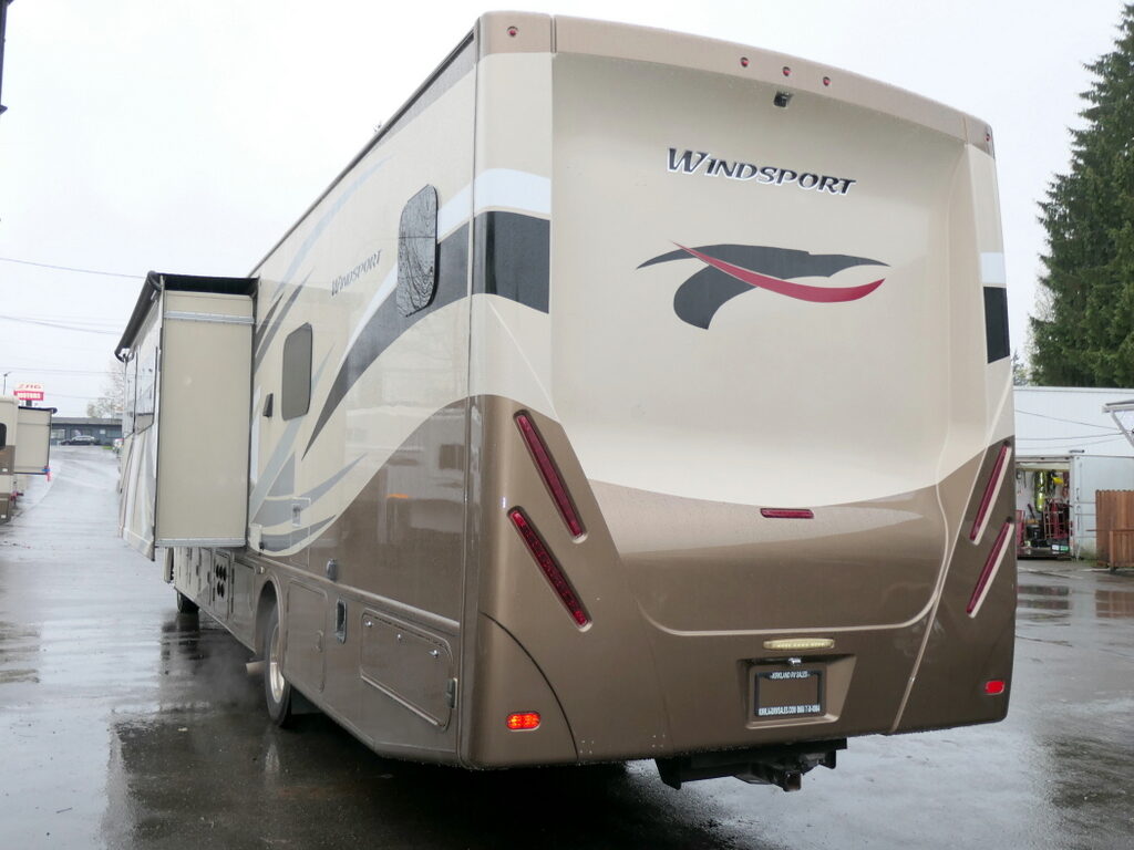 2017 Thor WINDSPORT 35M Class-A, 1-1/2 Bath, Dual AC’s, 2-Slide-Outs-Image