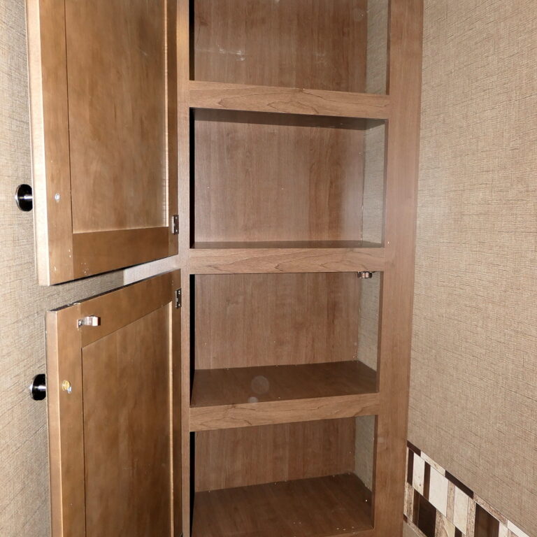 2017 Thor WINDSPORT 35M Class-A, 1-1/2 Bath, Dual AC’s, 2-Slide-Outs-Image