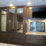 2017 Thor WINDSPORT 35M Class-A, 1-1/2 Bath, Dual AC’s, 2-Slide-Outs-Thumbnail