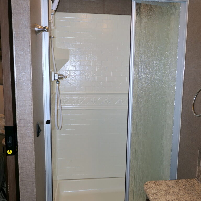 2017 Thor WINDSPORT 35M Class-A, 1-1/2 Bath, Dual AC’s, 2-Slide-Outs-Image