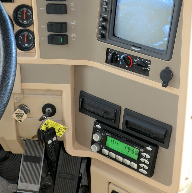 2007 JOURNEY 36G Bus by Winnebago, CAT-350HP, Full-Paint, 2-Slide-Outs-Image