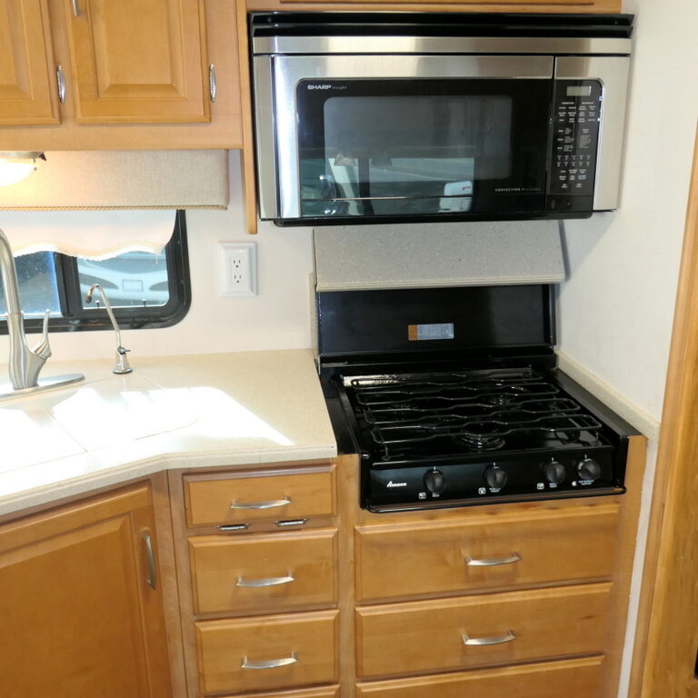 2007 JOURNEY 36G Bus by Winnebago, CAT-350HP, Full-Paint, 2-Slide-Outs-Image