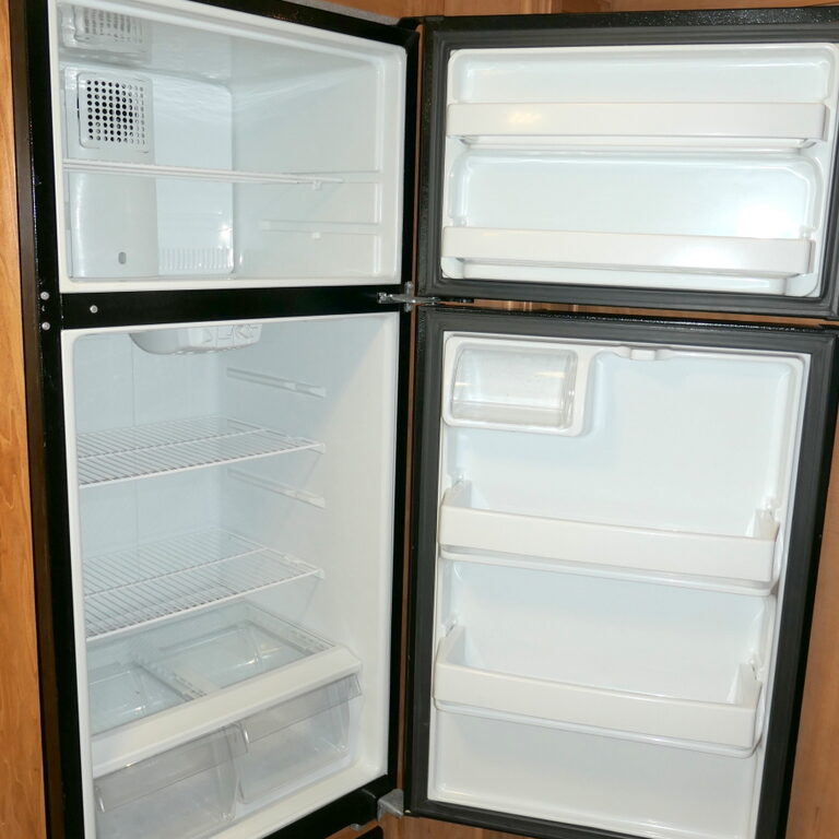 2007 JOURNEY 36G Bus by Winnebago, CAT-350HP, Full-Paint, 2-Slide-Outs-Image