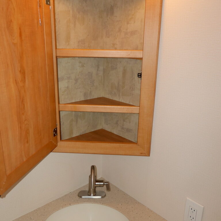 2007 JOURNEY 36G Bus by Winnebago, CAT-350HP, Full-Paint, 2-Slide-Outs-Image