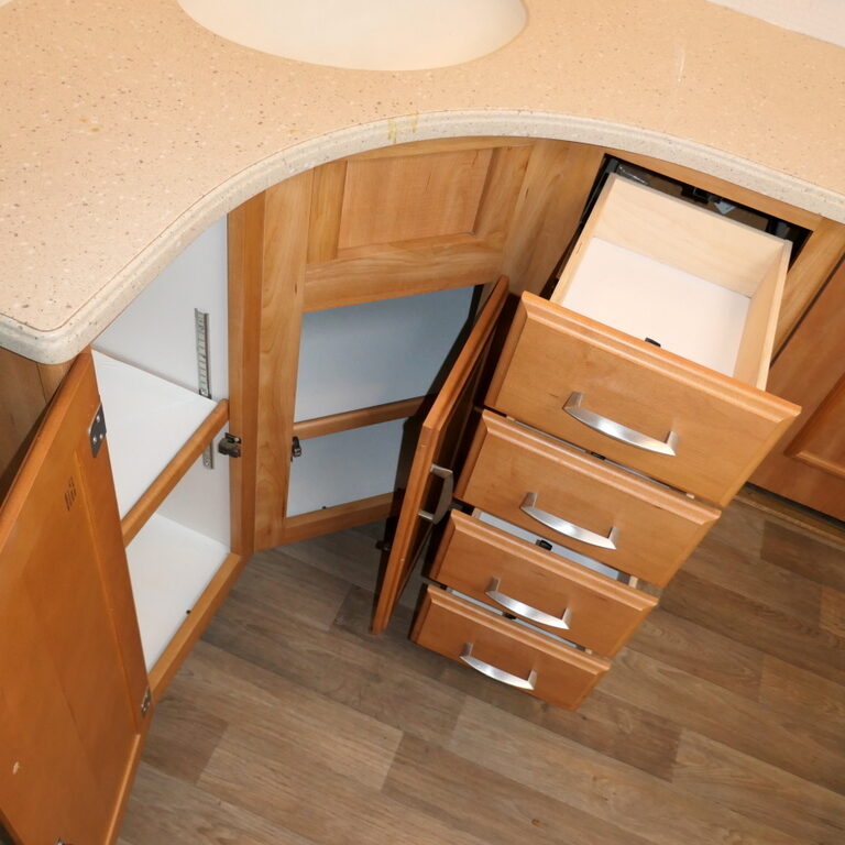 2007 JOURNEY 36G Bus by Winnebago, CAT-350HP, Full-Paint, 2-Slide-Outs-Image