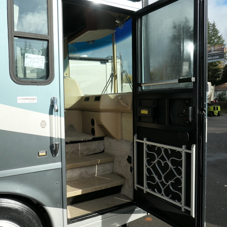 2007 JOURNEY 36G Bus by Winnebago, CAT-350HP, Full-Paint, 2-Slide-Outs-Image