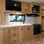 2015 ACE 30.1 Class-A by Thor Motor Coach, 2-Slide-Outs, Low Miles!-Thumbnail