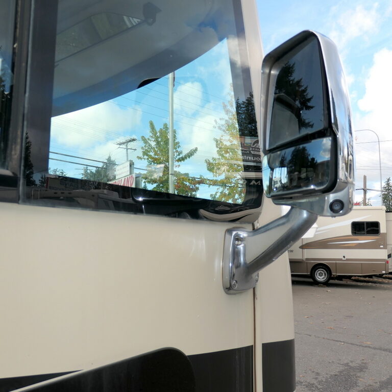 2015 ACE 30.1 Class-A by Thor Motor Coach, 2-Slide-Outs, Low Miles!-Image