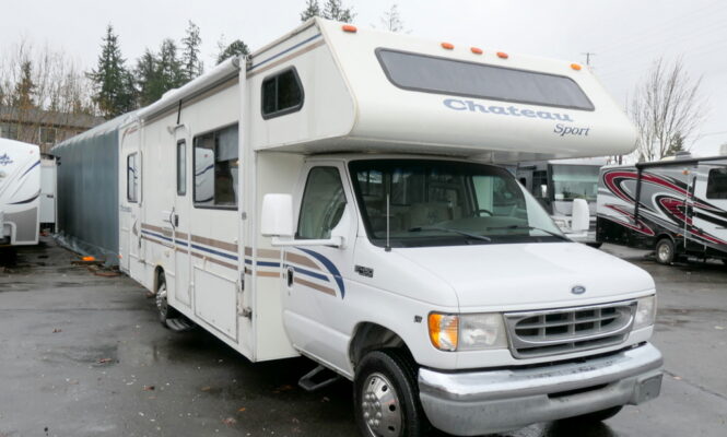 2000 Four Winds CHATEAU Sport 28A Class-C, By Thor, Non-Slide, Sleeps-8-Image