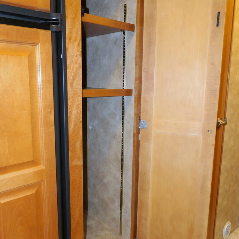 2008 Gulf Stream INDEPENDENCE 8367 Class-A, 3-Slide-Outs, Low Miles!-Image