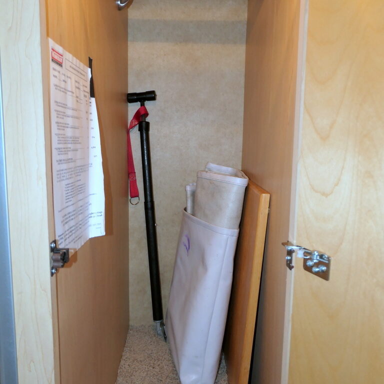 2008 Itasca NAVION IQ 24DL Class-B+, By Winnebago, Slide-Out, Full Body Paint-Image