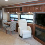 2014 Itasca SUNCRUISER 38Q Class-A, By Winnebago, 3-Slides, Full Paint, Solar!-Thumbnail