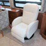 2014 Itasca SUNCRUISER 38Q Class-A, By Winnebago, 3-Slides, Full Paint, Solar!-Thumbnail