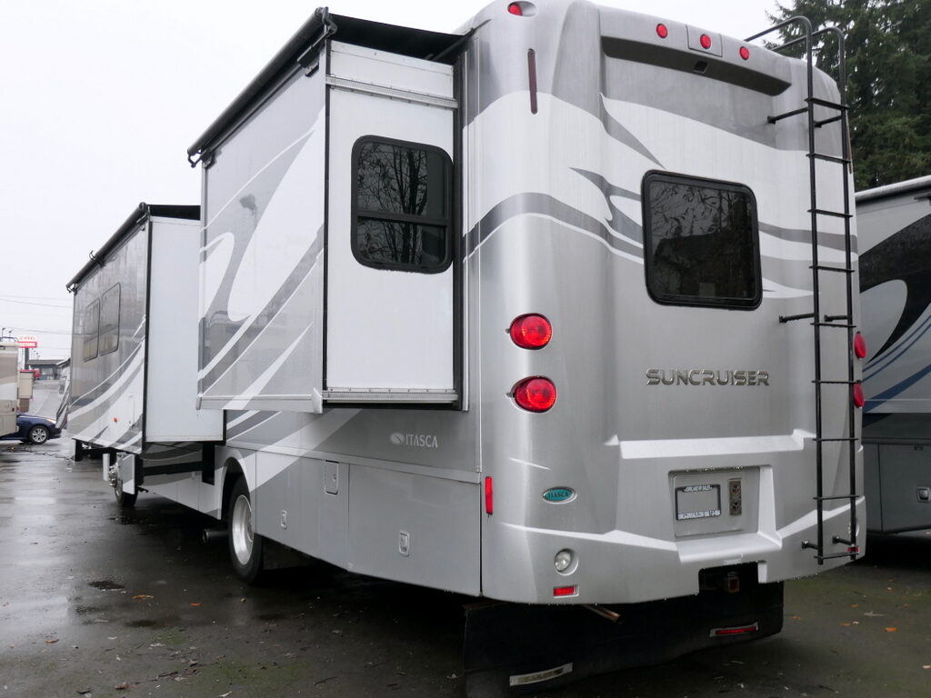 2014 Itasca SUNCRUISER 38Q Class-A, By Winnebago, 3-Slides, Full Paint, Solar!-Image