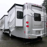 2014 Itasca SUNCRUISER 38Q Class-A, By Winnebago, 3-Slides, Full Paint, Solar!-Thumbnail