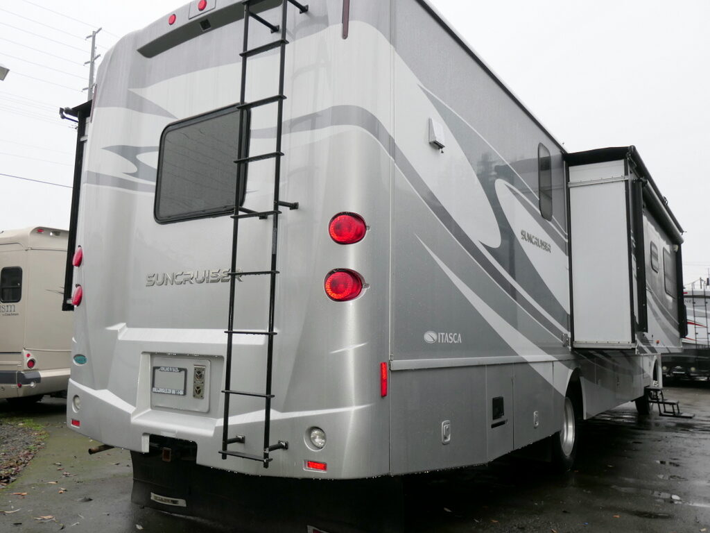 2014 Itasca SUNCRUISER 38Q Class-A, By Winnebago, 3-Slides, Full Paint, Solar!-Image