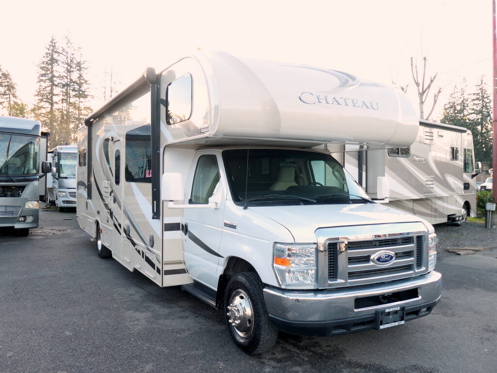 2016 Thor CHATEAU 31E Class-C, Sleeps-10, Bunks, Automatic Jacks-Image