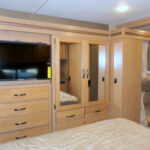 2016 Thor CHATEAU 31E Class-C, Sleeps-10, Bunks, Automatic Jacks-Thumbnail
