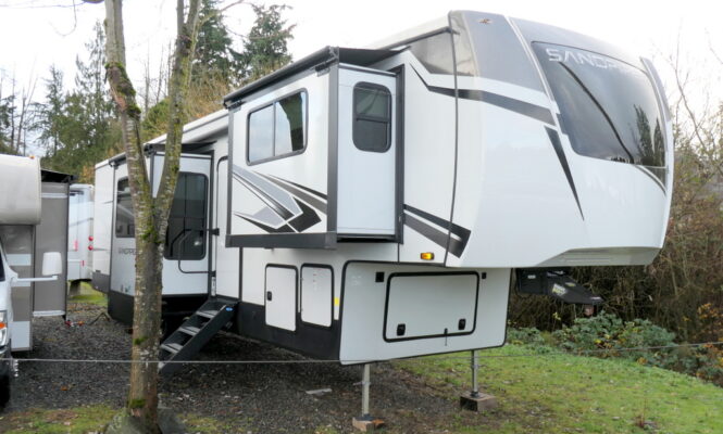 2024 Forest River SANDPIPER 3990FL 5th Wheel, Loft Beds, 5-Slides, Front Living-Image