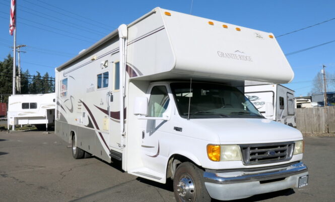 2004 Jayco GRANITE RIDGE 3100SS Class-C, Slide-Out, Clean * LOW MILES!-Image