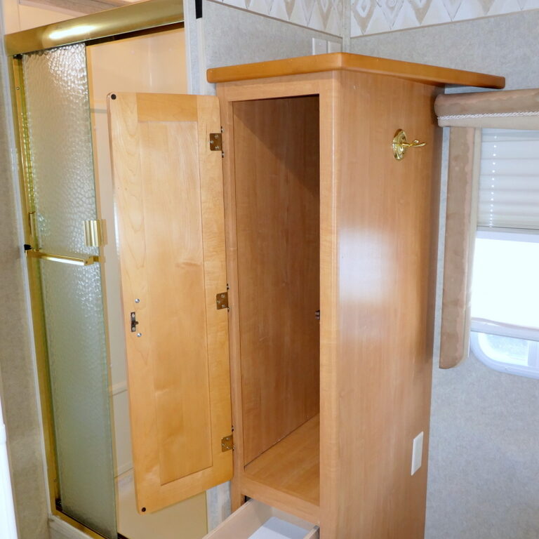 2004 Jayco GRANITE RIDGE 3100SS Class-C, Slide-Out, Clean * LOW MILES!-Image