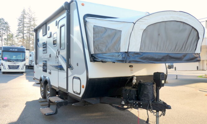 2017 Jayco JAY FEATHER 7 17XFD Travel Trailer, 3 Bed Pop-Outs, Double Axle-Image