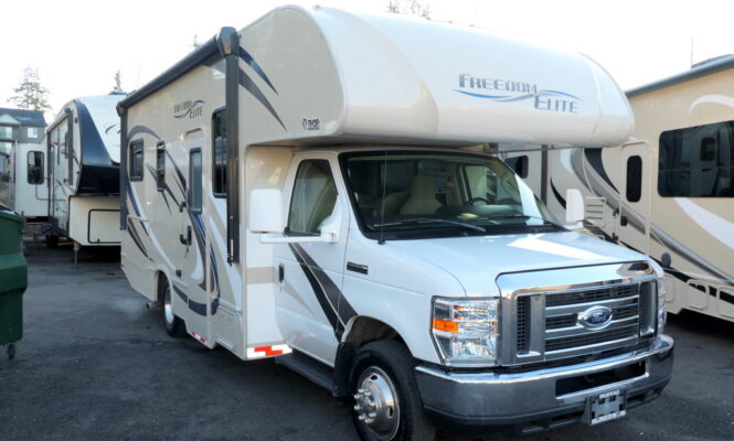 2018 Thor FREEDOM ELITE 23H Class-C, Non-Slide, Low Miles-Image