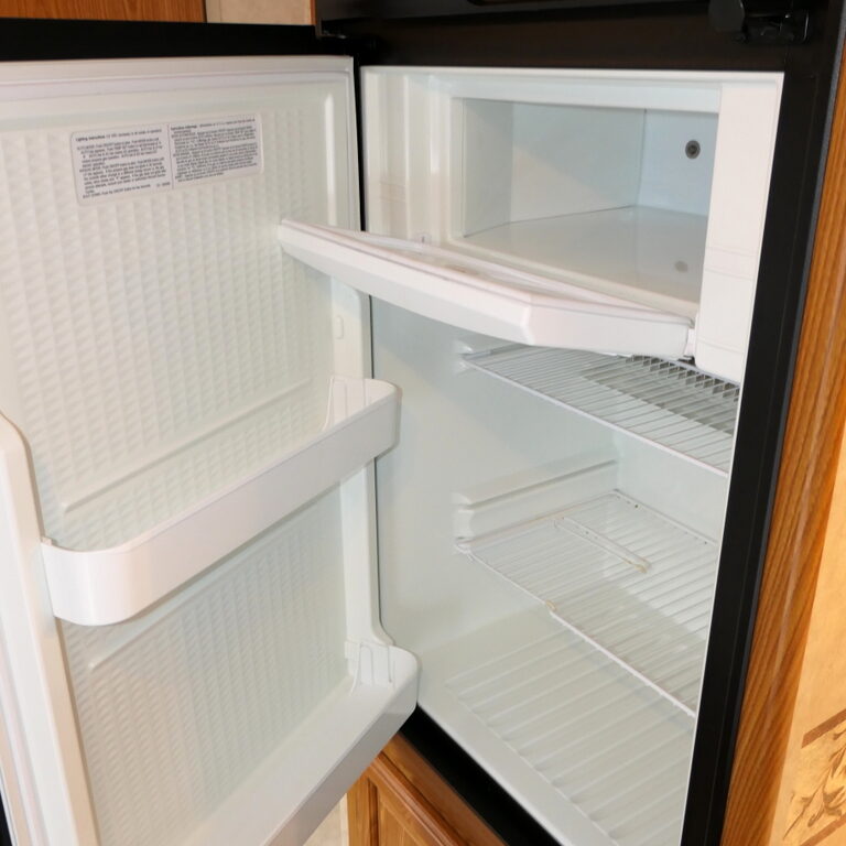 2009 Dutchmen RAINIER 16QB Travel Trailer, Clean * 1-Owner!-Image