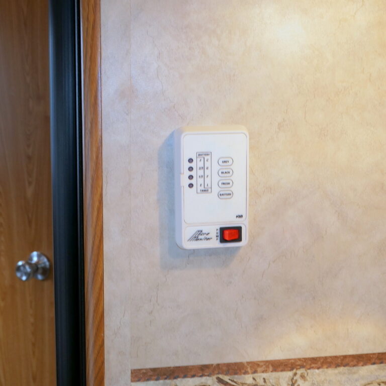 2009 Dutchmen RAINIER 16QB Travel Trailer, Clean * 1-Owner!-Image