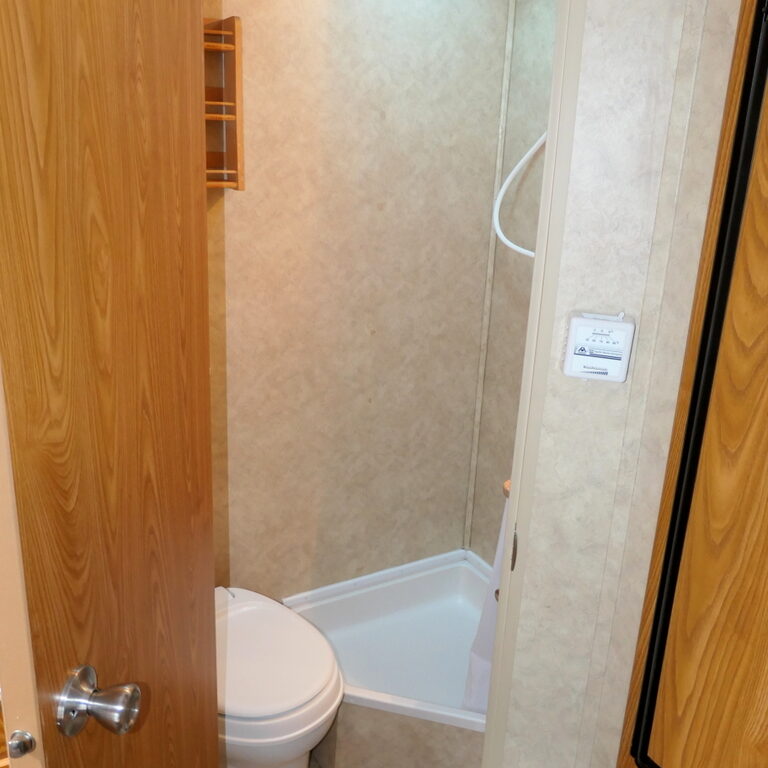 2009 Dutchmen RAINIER 16QB Travel Trailer, Clean * 1-Owner!-Image