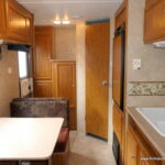 2009 Dutchmen RAINIER 16QB Travel Trailer, Clean * 1-Owner!-Thumbnail