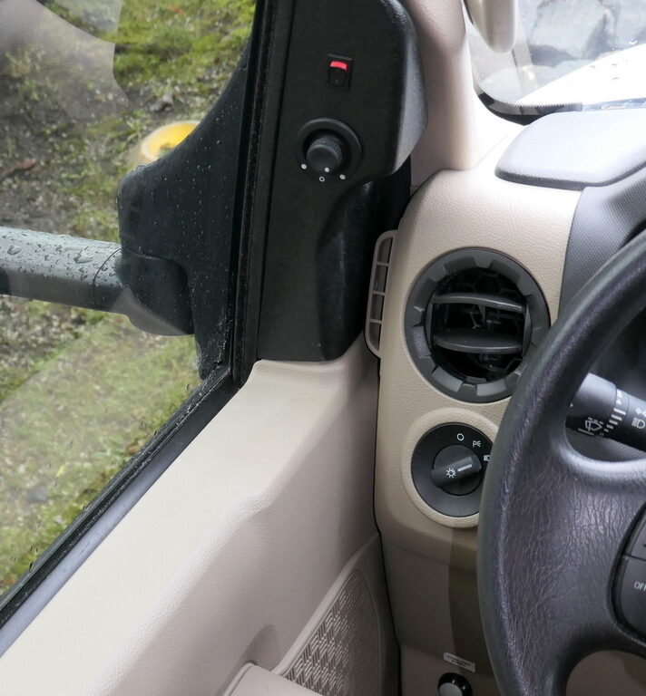 2014 Jayco MELBOURNE 29D Class-B+, Automatic Jacks, Paint, 3-Slide-Outs-Image