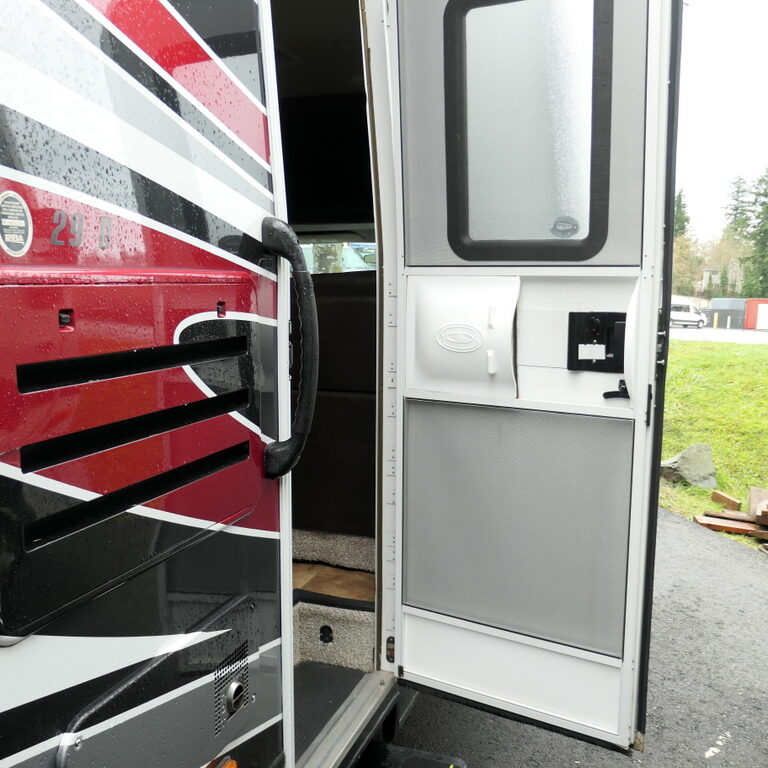 2014 Jayco MELBOURNE 29D Class-B+, Automatic Jacks, Paint, 3-Slide-Outs-Image