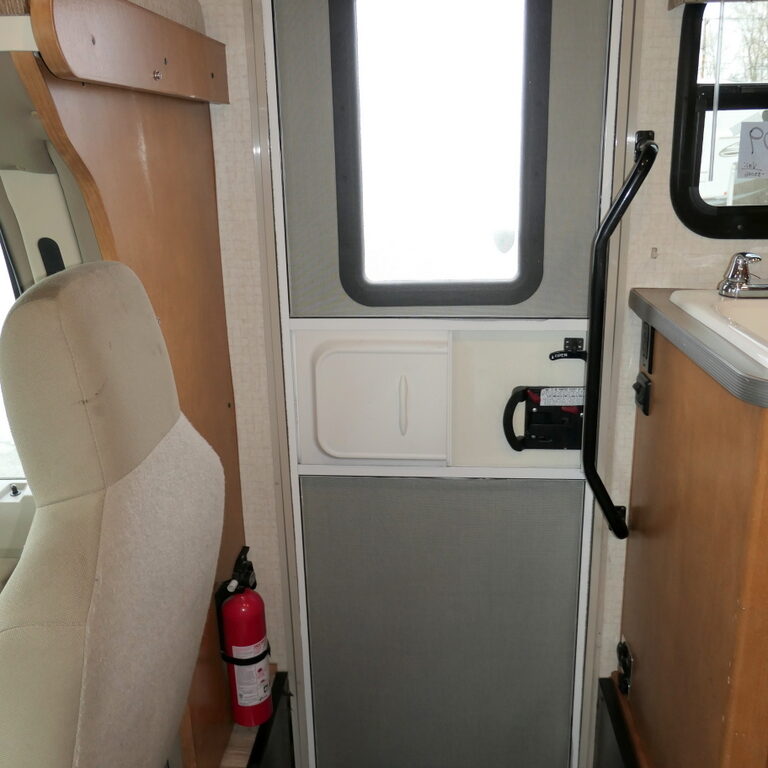 2017 Winnebago MINNIE WINNIE 22R Class-C, U-Shaped Dinette, Sleep-5-Image